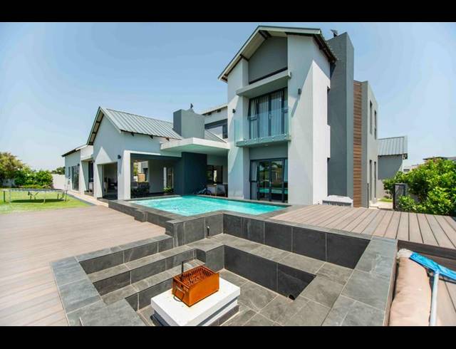 4 BEDROOM HOUSE FOR SALE IN COPPERLEAF ESTATE